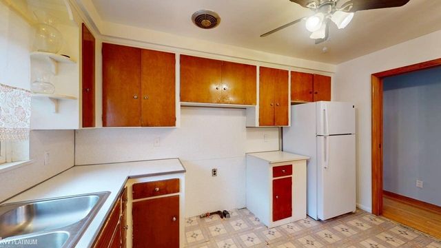 24091 Eastwood Street, Oak Park, MI 48237