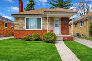 24091 Eastwood Street, Oak Park, MI 48237