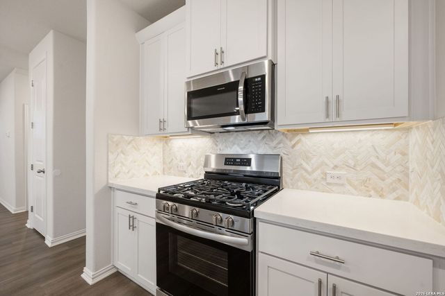 2038 FLAMETREE AVE, New Braunfels, TX 78132