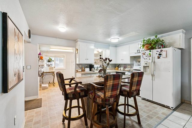 4240 S Five Mile Rd, Boise, ID 83709