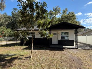 2006 N GORDON STREET, Plant City, FL 33563