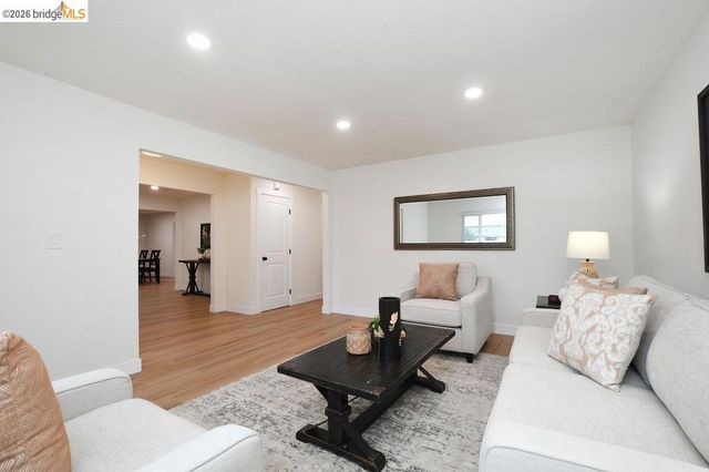 187 Atherton Ave, Pittsburg, CA 94565