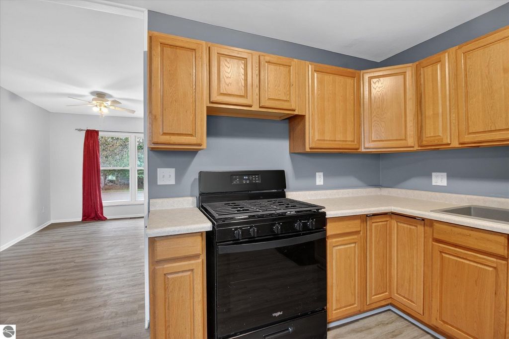 Image 13 of property listing at 604 S Rockingham Avenue, Alma, MI 48801