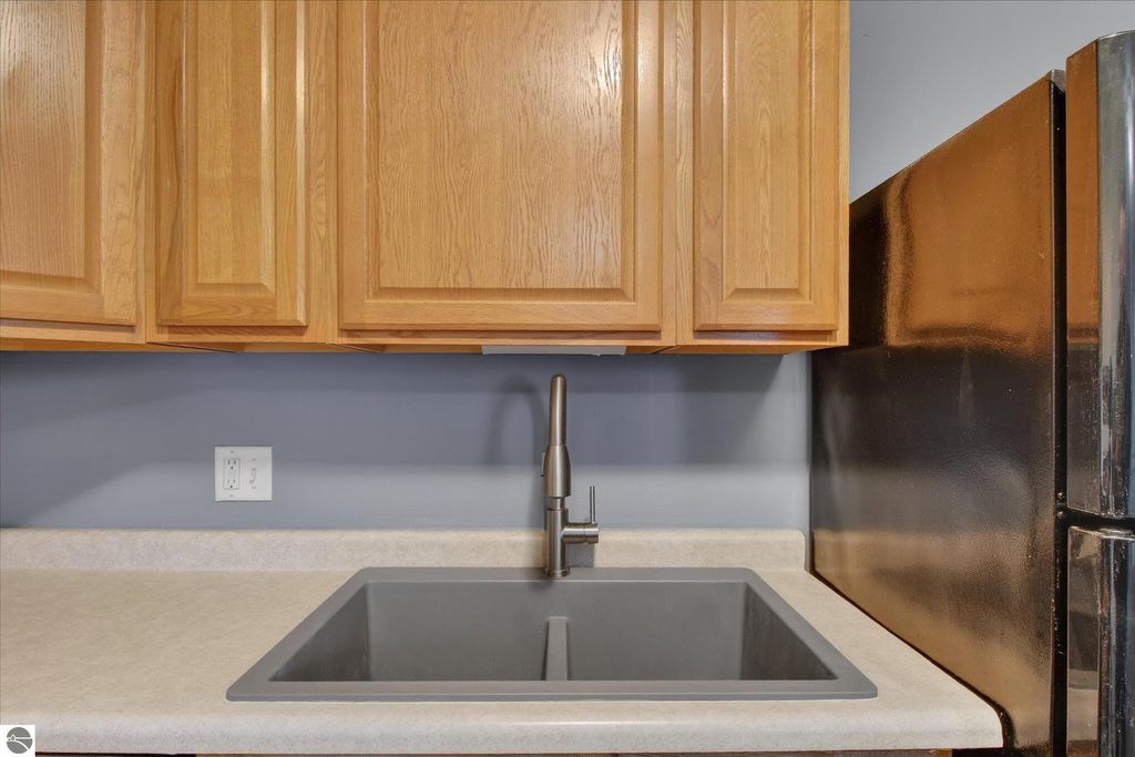 Image 14 of property listing at 604 S Rockingham Avenue, Alma, MI 48801