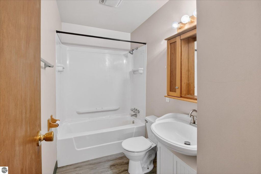 Image 19 of property listing at 604 S Rockingham Avenue, Alma, MI 48801