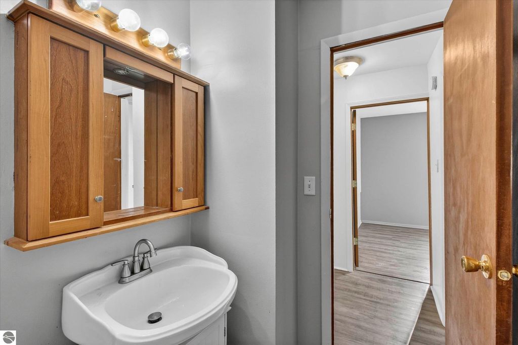 Image 20 of property listing at 604 S Rockingham Avenue, Alma, MI 48801