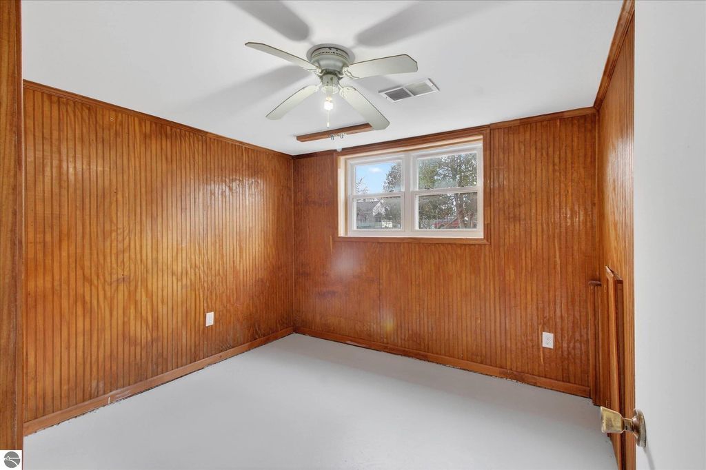 Image 26 of property listing at 604 S Rockingham Avenue, Alma, MI 48801