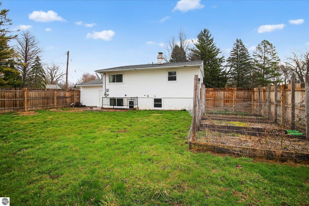 Image 34 of property listing at 604 S Rockingham Avenue, Alma, MI 48801