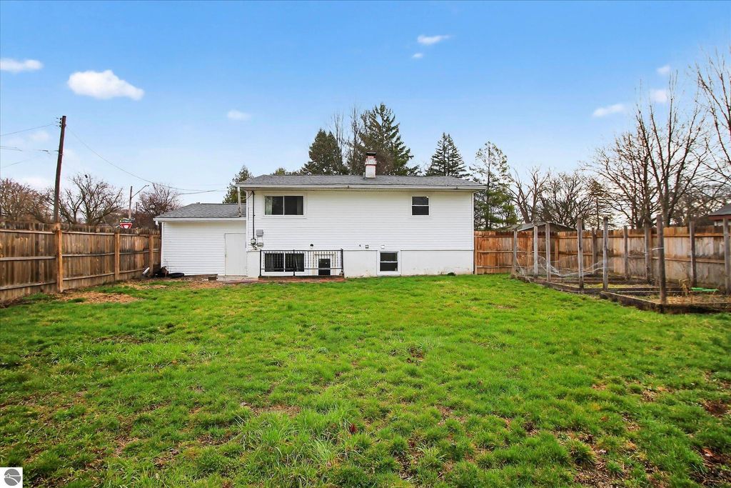 Image 35 of property listing at 604 S Rockingham Avenue, Alma, MI 48801