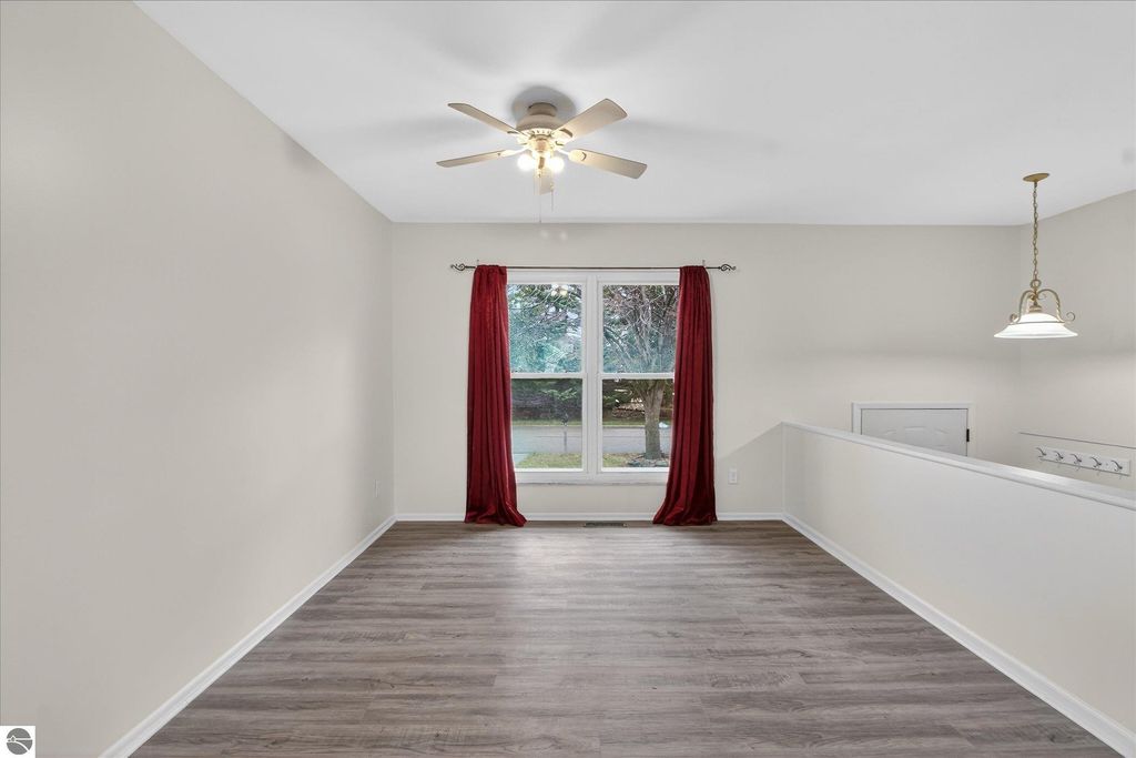 Image 9 of property listing at 604 S Rockingham Avenue, Alma, MI 48801