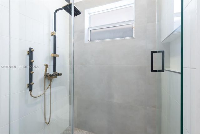 5853 NW 111th Avenue, Doral, FL 33178