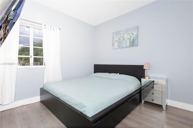 5853 NW 111th Avenue, Doral, FL 33178