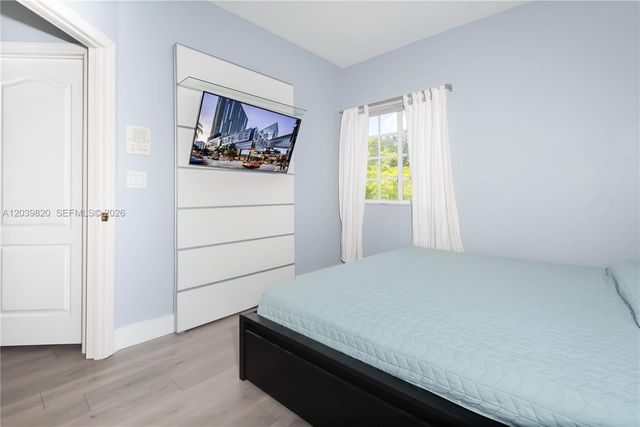 5853 NW 111th Avenue, Doral, FL 33178