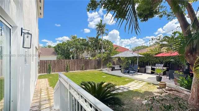 5853 NW 111th Avenue, Doral, FL 33178
