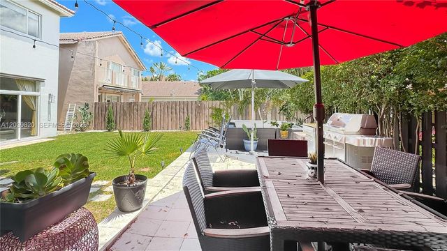 5853 NW 111th Avenue, Doral, FL 33178
