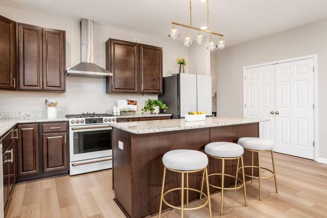 116 Maple Crest Drive, Lewis Center, OH 43035