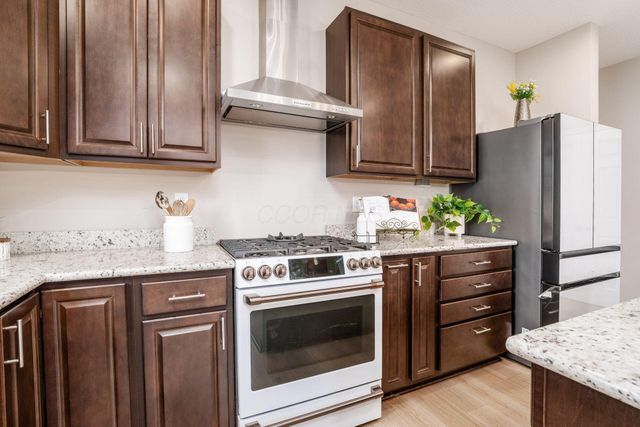 116 Maple Crest Drive, Lewis Center, OH 43035