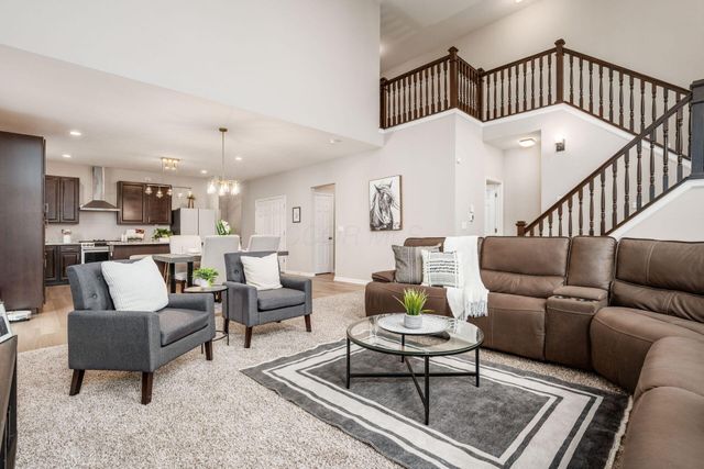 116 Maple Crest Drive, Lewis Center, OH 43035