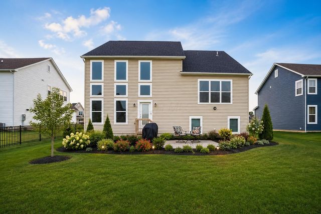116 Maple Crest Drive, Lewis Center, OH 43035