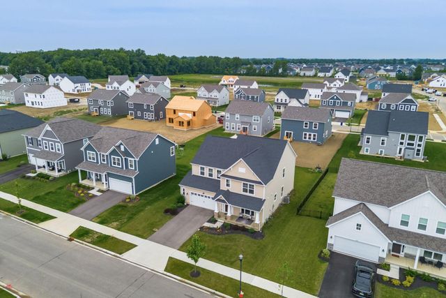 116 Maple Crest Drive, Lewis Center, OH 43035