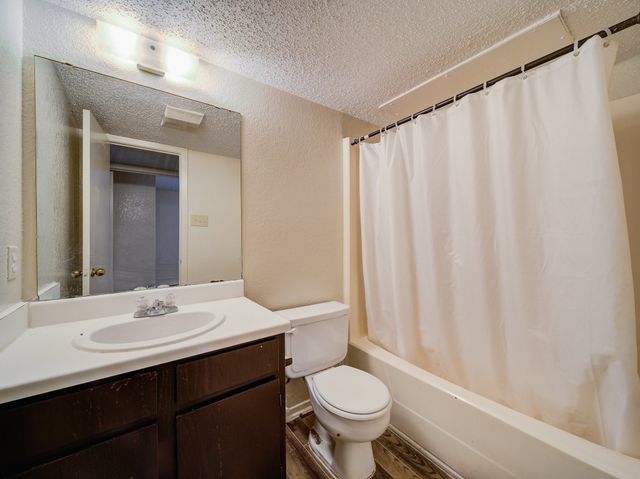 209 S Beverly Street D, Crowley, TX 76036