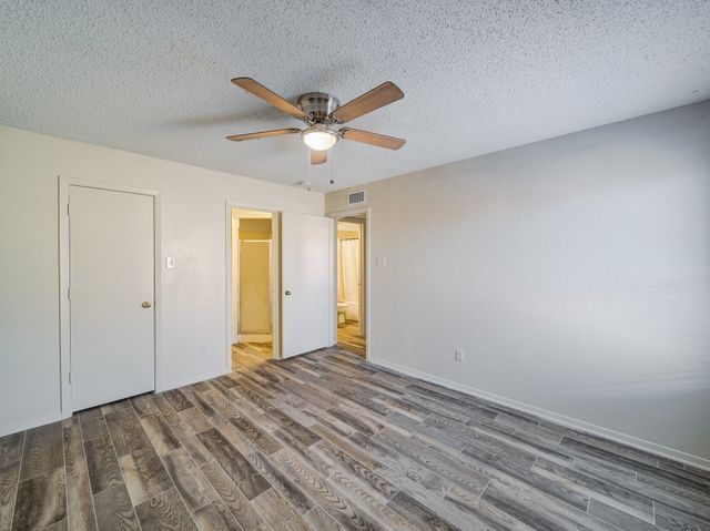 209 S Beverly Street D, Crowley, TX 76036