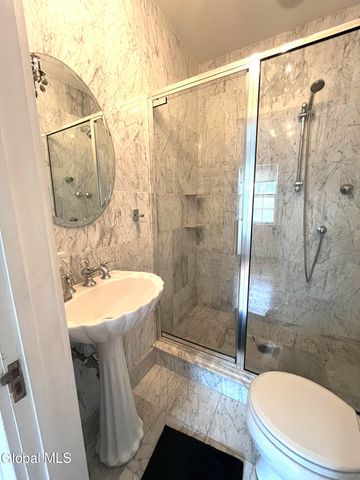 9 Birch Hill Road, Albany, NY 12211