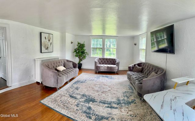 9 Birch Hill Road, Albany, NY 12211