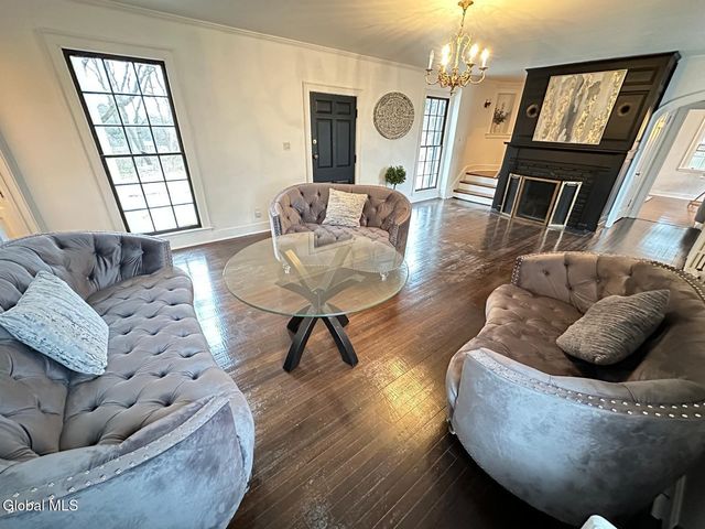 9 Birch Hill Road, Albany, NY 12211