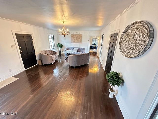 9 Birch Hill Road, Albany, NY 12211