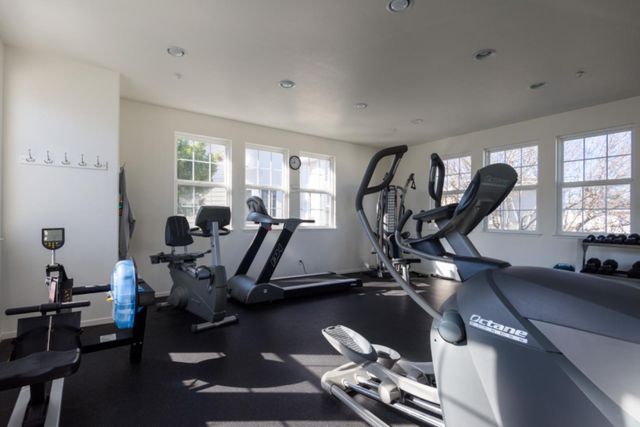 129 Outlook Circle, Pacifica, CA 94044