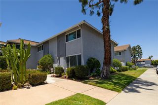 9717 Pettswood #6 Drive, Huntington Beach, CA 92646
