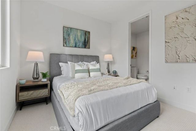 585 S Lyon, Santa Ana, CA 92701