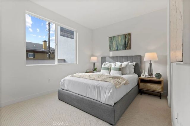585 S Lyon, Santa Ana, CA 92701