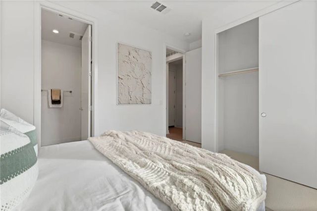 585 S Lyon, Santa Ana, CA 92701