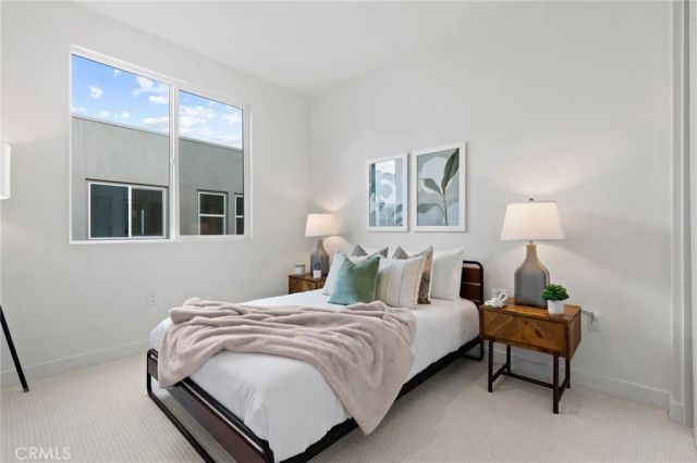 585 S Lyon, Santa Ana, CA 92701