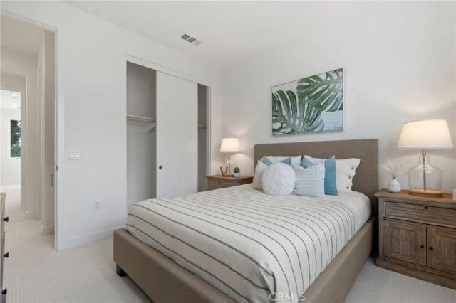 585 S Lyon, Santa Ana, CA 92701