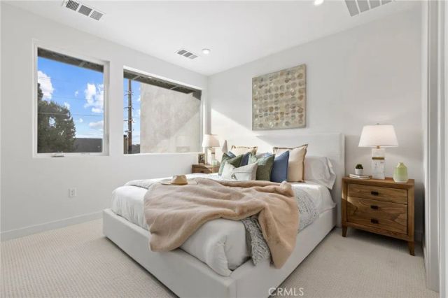 585 S Lyon, Santa Ana, CA 92701