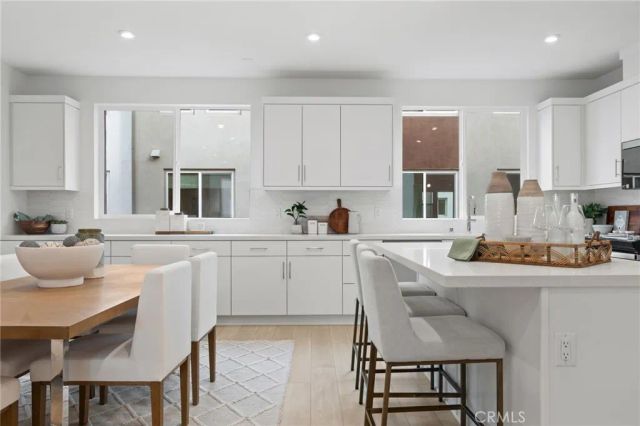 585 S Lyon, Santa Ana, CA 92701