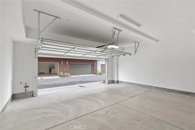 585 S Lyon, Santa Ana, CA 92701