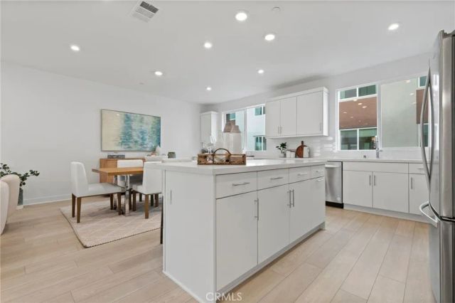 585 S Lyon, Santa Ana, CA 92701