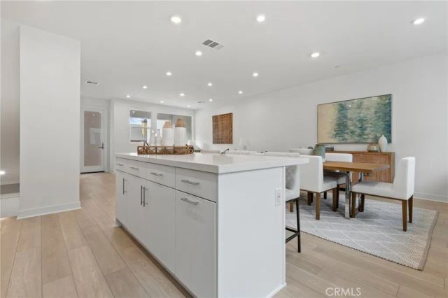 585 S Lyon, Santa Ana, CA 92701