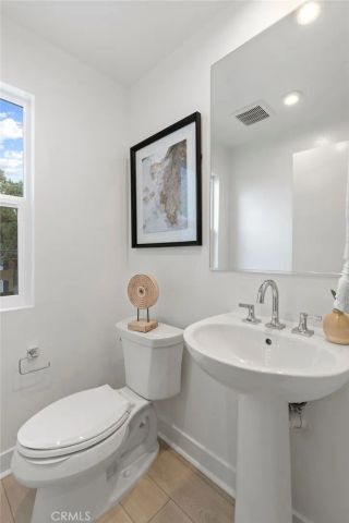 585 S Lyon, Santa Ana, CA 92701