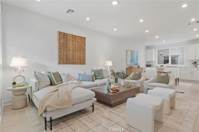 585 S Lyon, Santa Ana, CA 92701
