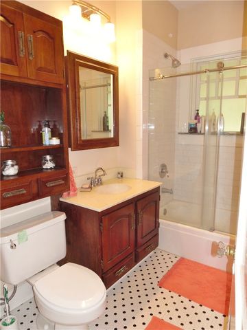 2222 Irwin Street, Fort Worth, TX 76110