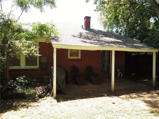 2222 Irwin Street, Fort Worth, TX 76110