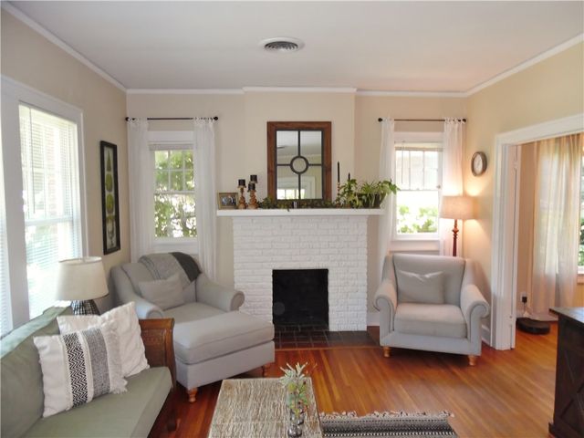 2222 Irwin Street, Fort Worth, TX 76110