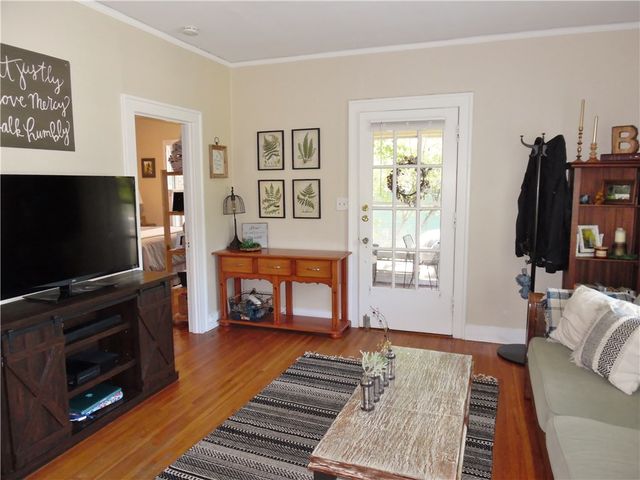 2222 Irwin Street, Fort Worth, TX 76110