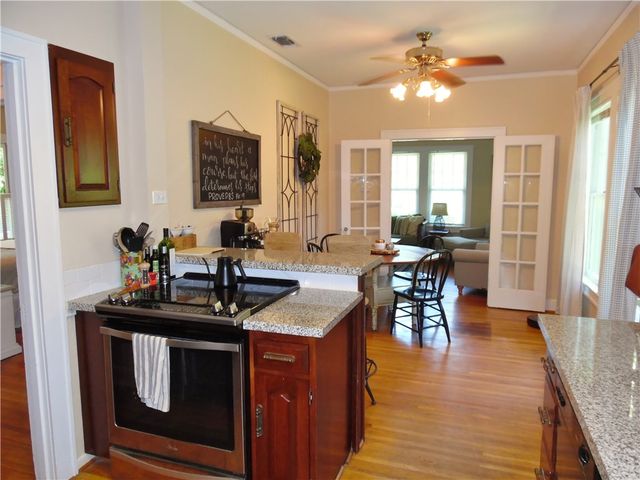 2222 Irwin Street, Fort Worth, TX 76110