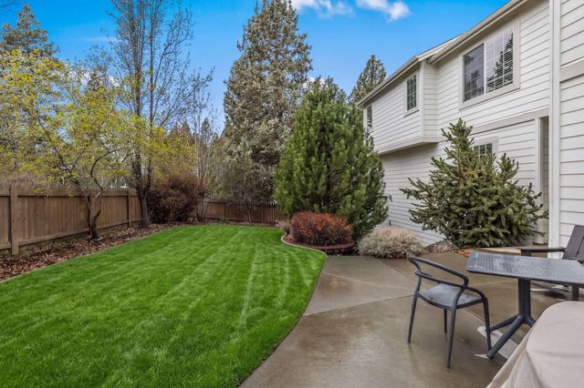 61477 Cultus Lake Court, Bend, OR 97702